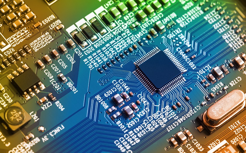 SMT是什麼？IT+OT如何實現SMT製程的智慧營運？ | 鼎新電腦